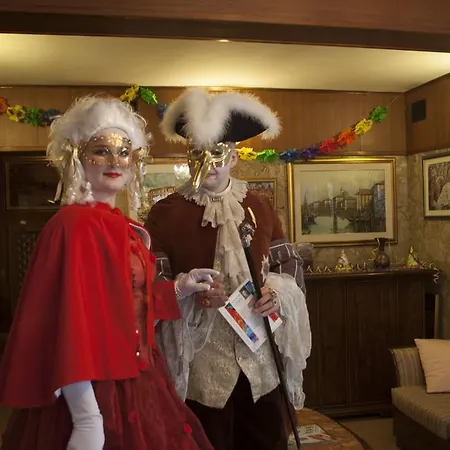 Dalla Mora * البندقية