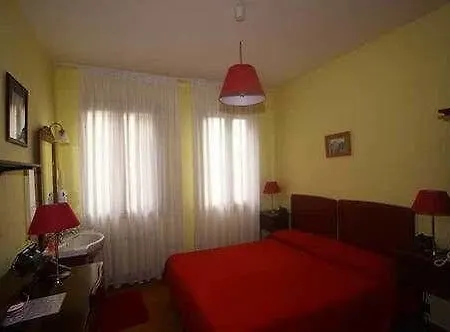 Dalla Mora فندق *