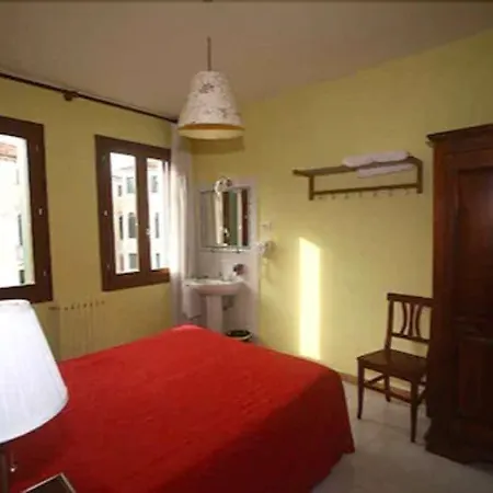 Dalla Mora *