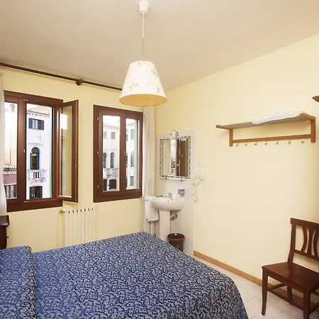 Hotel Dalla Mora *
